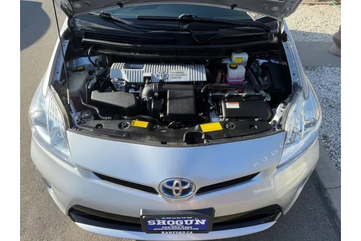 $12995 : 2014 Prius Three image 10