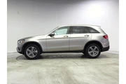 $23998 : Mercedes-Benz GLC 2022 GLC 3 thumbnail