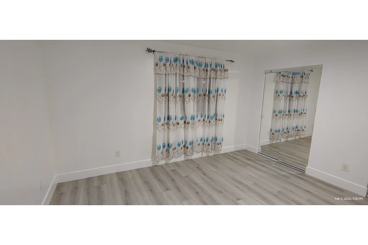 $900 : Se renta recamara image 3