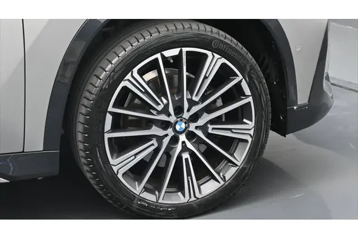 $35791 : BMW X1 2024 AWD xDrive28i 4d image 8