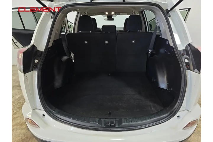 $17500 : Toyota RAV4 2018 LE 4dr SUV image 9