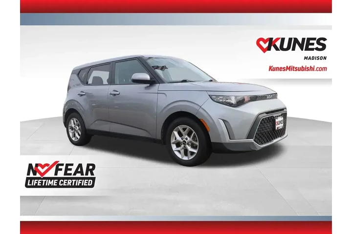 $15977 : Kia Soul 2023 LX 4dr Crossov image 1