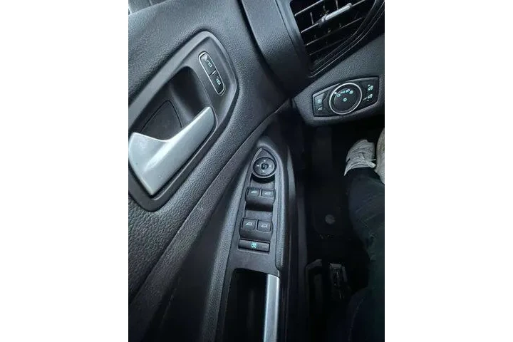 $9495 : Ford Escape 2018 SE 4dr SUV image 8