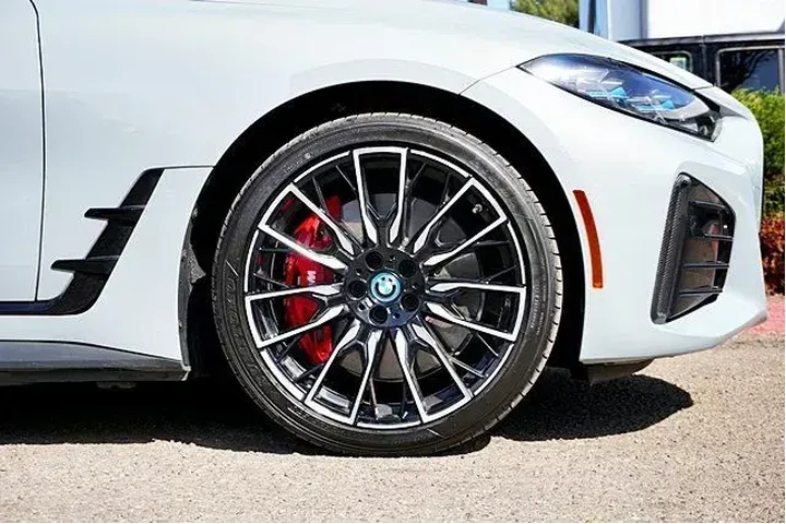 $34895 : BMW i4 2022 AWD M50 Gran Cou image 8