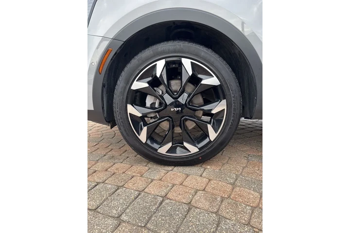 $34995 : 2025 Sorento SX image 9