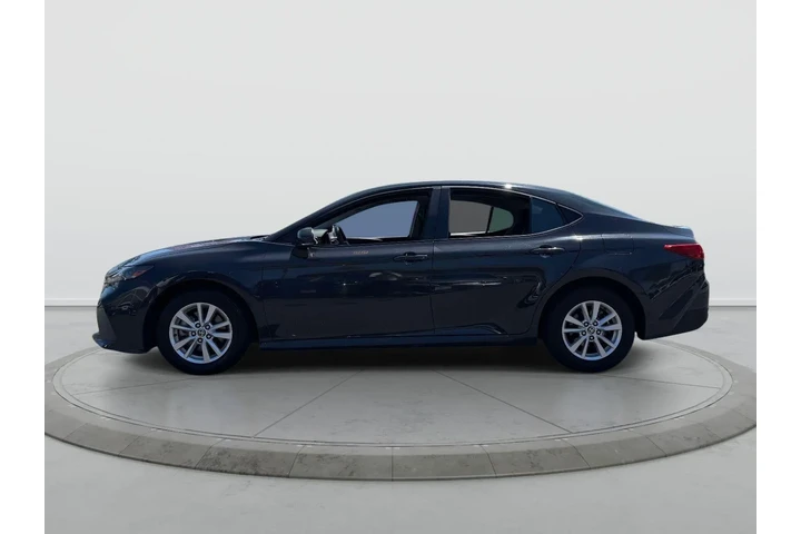 $28998 : Toyota Camry 2025 AWD LE 4dr image 4