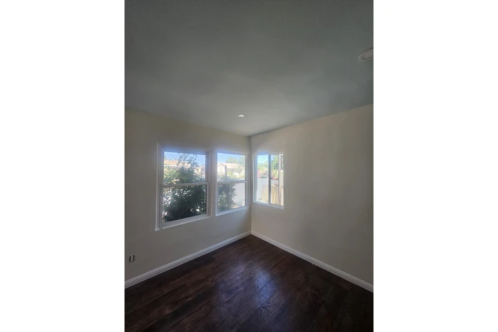$1100 : Cuarto de renta /N.Hollywood image 1