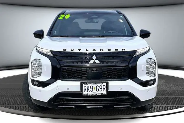 $30000 : Mitsubishi Outlander PHEV 20 image 2
