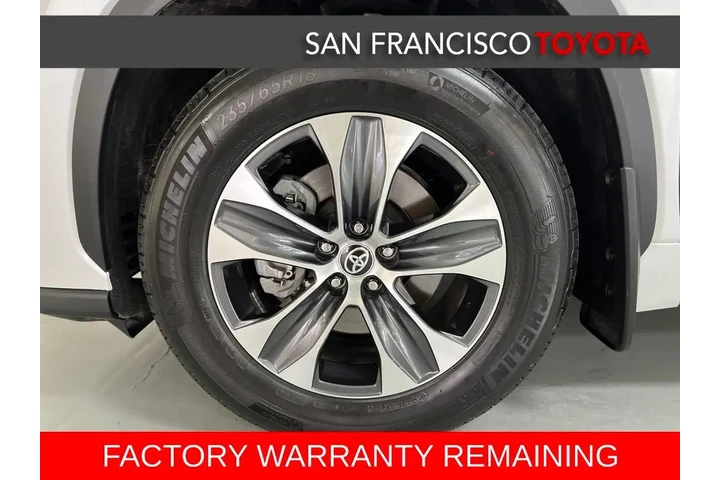 $42888 : Gold Certified2025 Highlander image 9