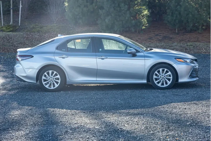 $19995 : Toyota Camry 2024 LE 4dr Sed image 10