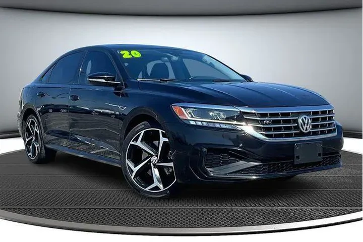 $16000 : Volkswagen Passat 2020 R-Lin image 3