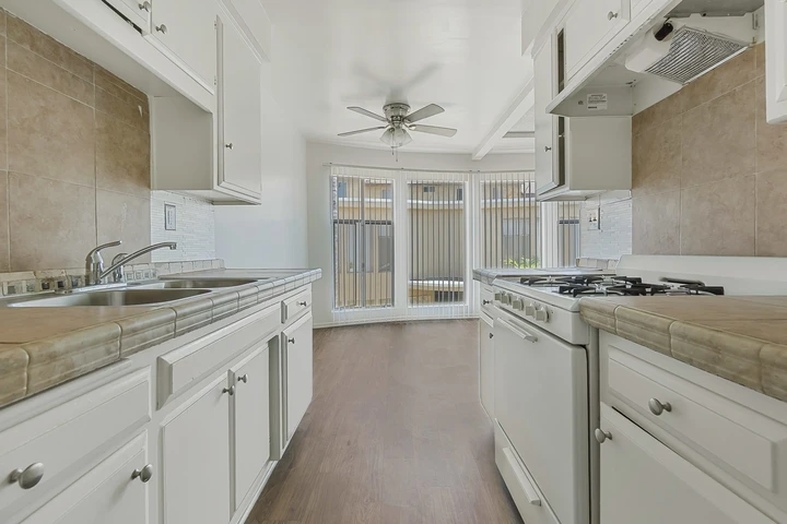 $1950 : Inglewood 1 Bd 1 Bath $1,950 image 8