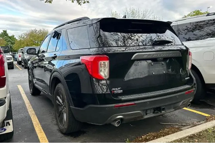 $25995 : Ford Explorer 2021 AWD XLT 4 image 6