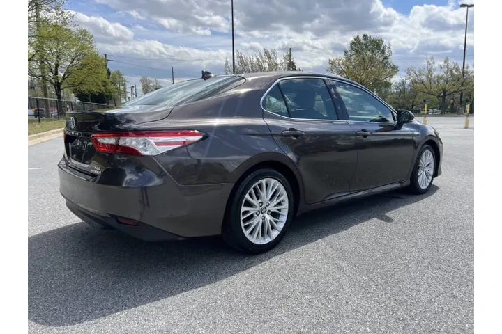 $19500 : 2019 Camry Hybrid XLE image 5