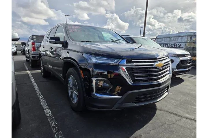 $29991 : Chevrolet Traverse 2023 LT C image 1