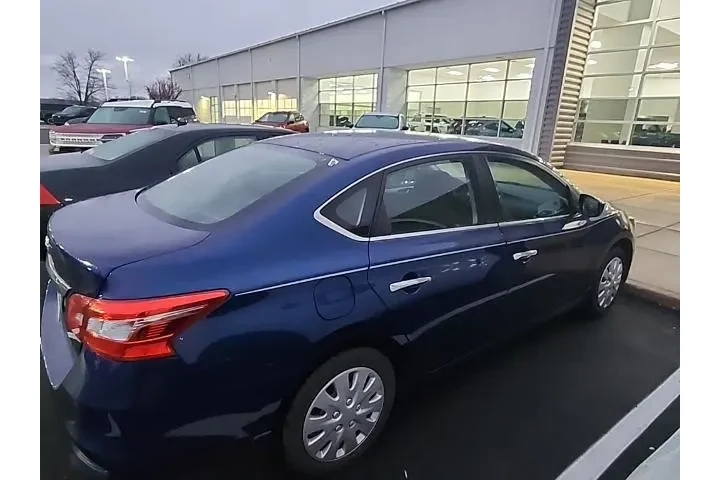 $8889 : Nissan Sentra 2017 S 4dr Sed image 7