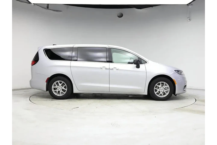 $28998 : Chrysler Pacifica 2024 Touri image 7