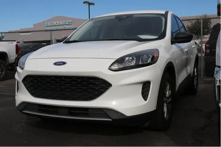 $16143 : Ford Escape 2022 SE 4dr SUV image 2