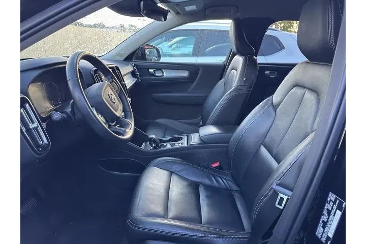 $26879 : Volvo XC40 2022 AWD T5 Momen image 7