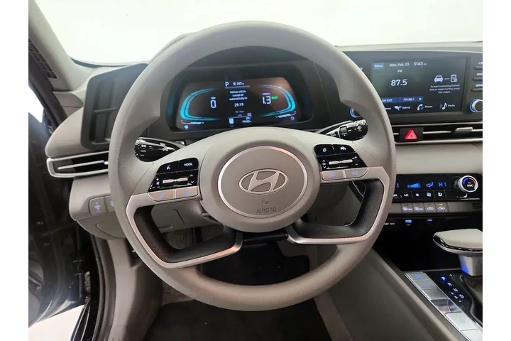 $23998 : Hyundai ELANTRA Hybrid 2025 image 10