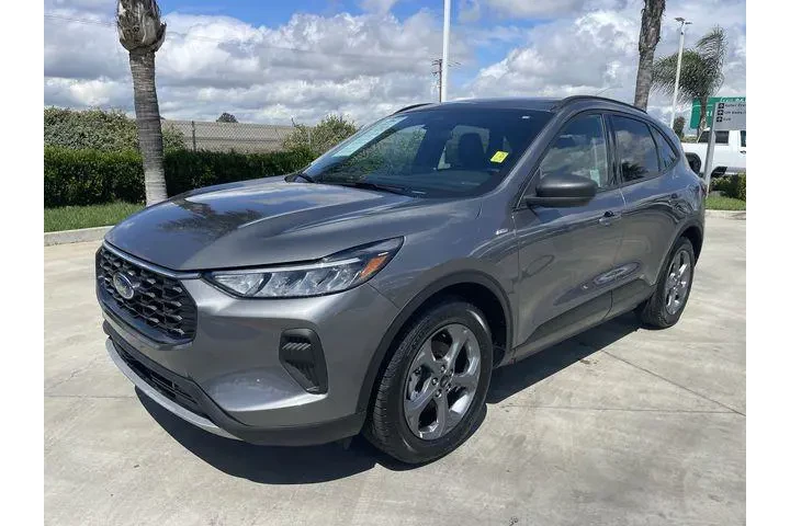 $23888 : Ford Escape 2025 ST-Line 4dr image 4