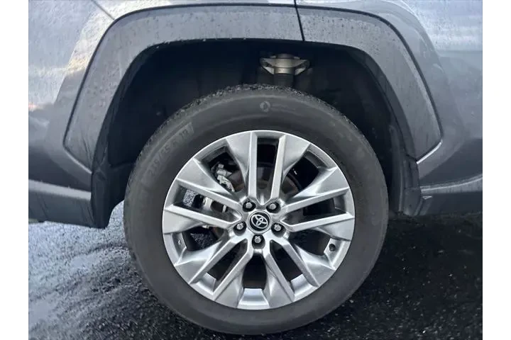 $33500 : Toyota RAV4 2024 AWD XLE Pre image 8