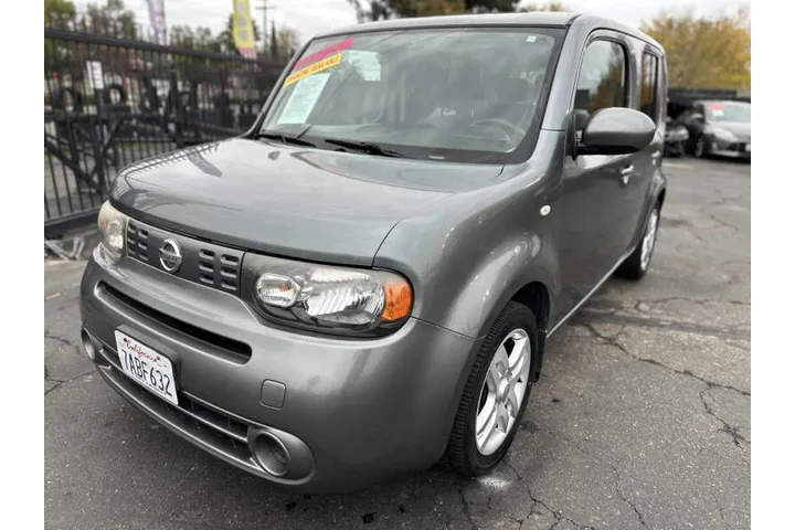 $4995 : 2011 cube 1.8 S image 3