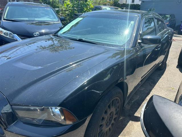 $12995 : Used 2014 Charger 4dr Sdn Pol image 2