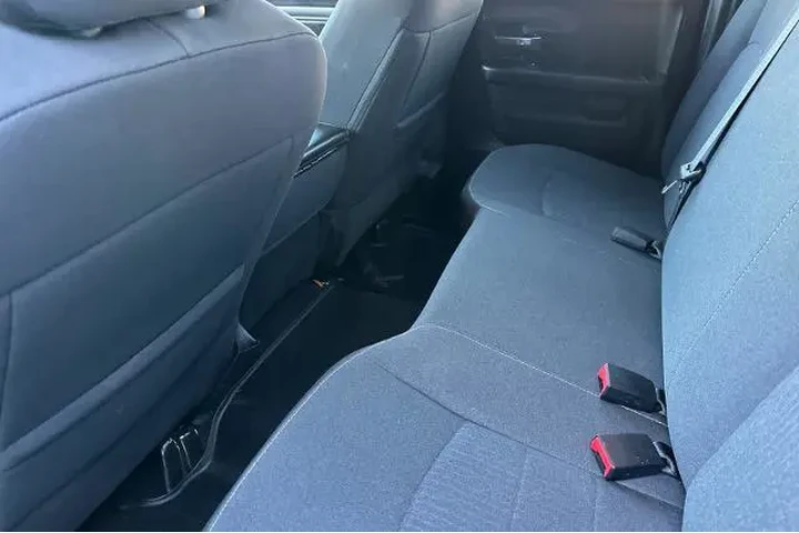 $28995 : Ram 1500 Classic 2022 4x4 SL image 4