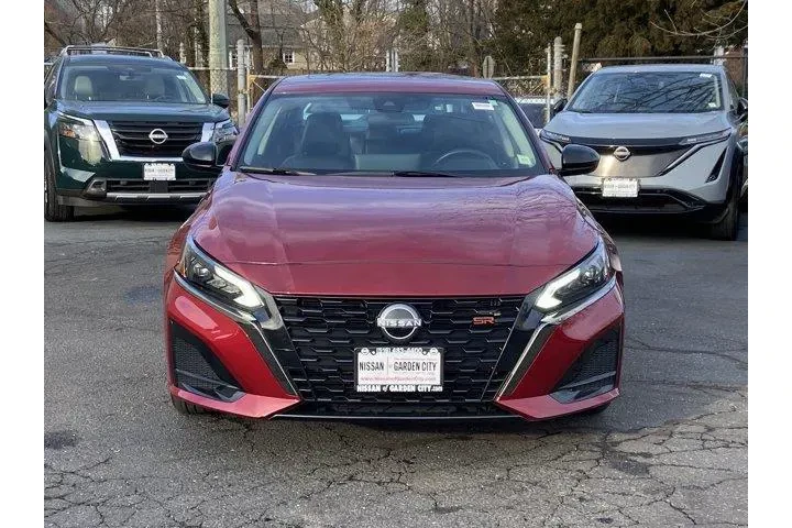 $19987 : Nissan Altima 2025 2.5 SR 4d image 2