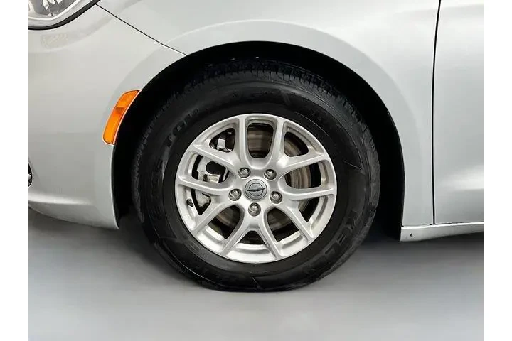 $26975 : Chrysler Pacifica 2023 Touri image 10