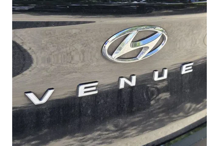 $15987 : Hyundai VENUE 2021 SEL 4dr C image 9