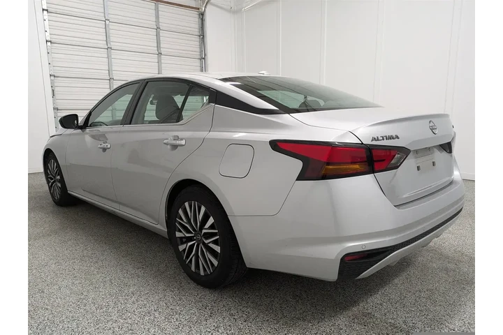 $21897 : Nissan Altima 2024 2.5 SV 4d image 6