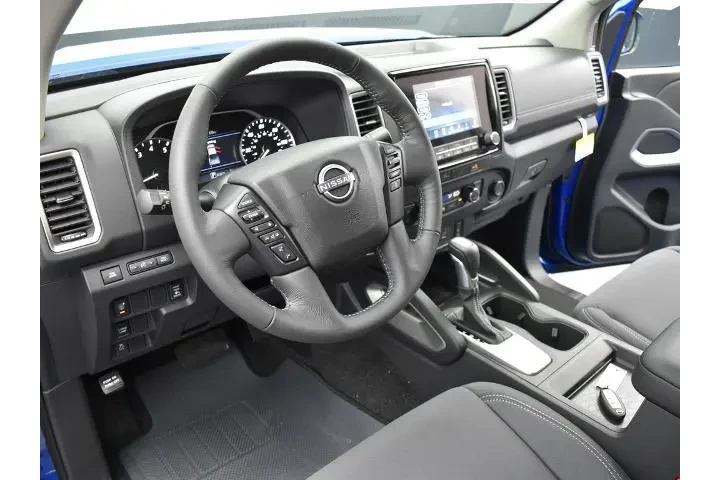 $27051 : Nissan Frontier 2024 4x2 S 4 image 9