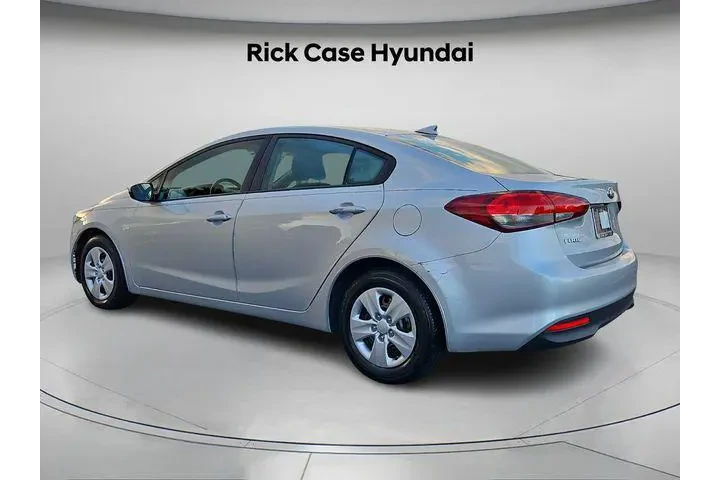 $12491 : Kia Forte 2018 LX 4dr Sedan image 8