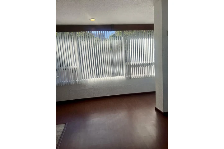 $1800 : Departamento muy ubicado Renta image 6