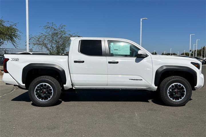 $49915 : New 2024 Tacoma TRD Off Road image 3