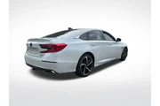 $21996 : Honda Accord 2022 Sport 4dr thumbnail