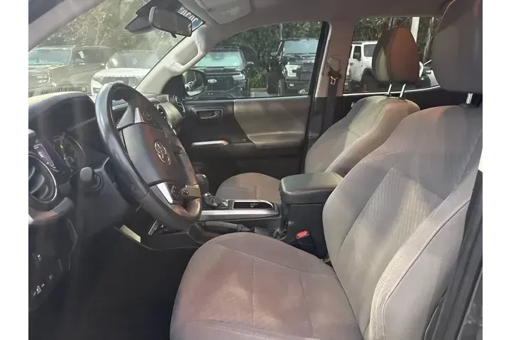 $27170 : Toyota Tacoma 2020 4x2 SR5 4 image 6