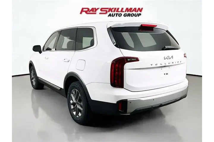 $30975 : Kia Telluride 2024 LX 4dr SU image 5
