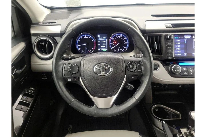 $20998 : Toyota RAV4 2017 AWD Limited image 10