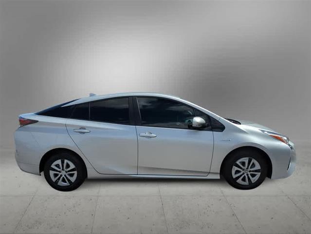 $20500 : Pre-Owned 2018 Toyota Prius T image 6