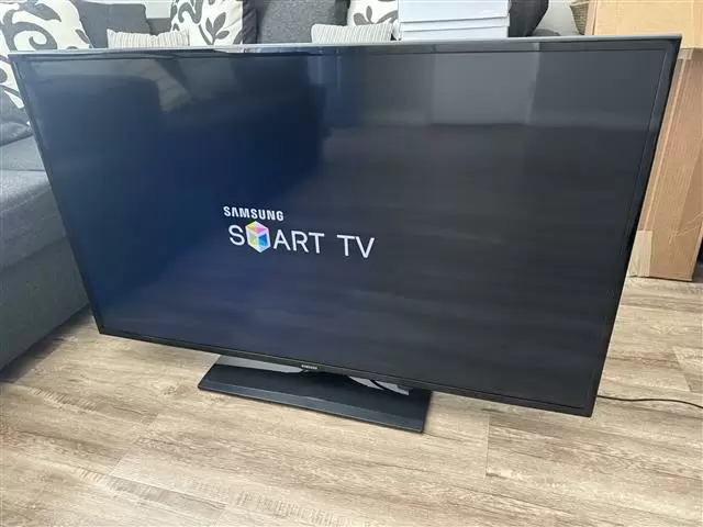 $180 : SAMSUNG SMART TV 55 pulgadas image 2