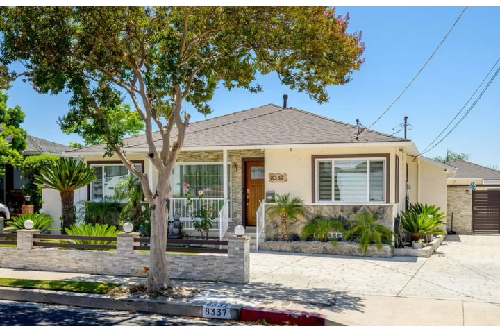 $2500 : 3Bed/2Bath in Huntington Park image 1