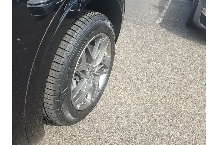 $37491 : Genesis GV70 2025 AWD 2.5T S image 8
