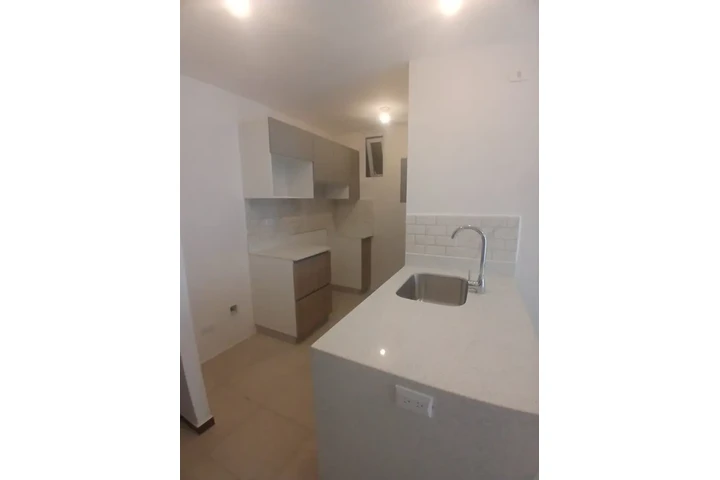 $1 : Apartamento nuevo en renta en image 2