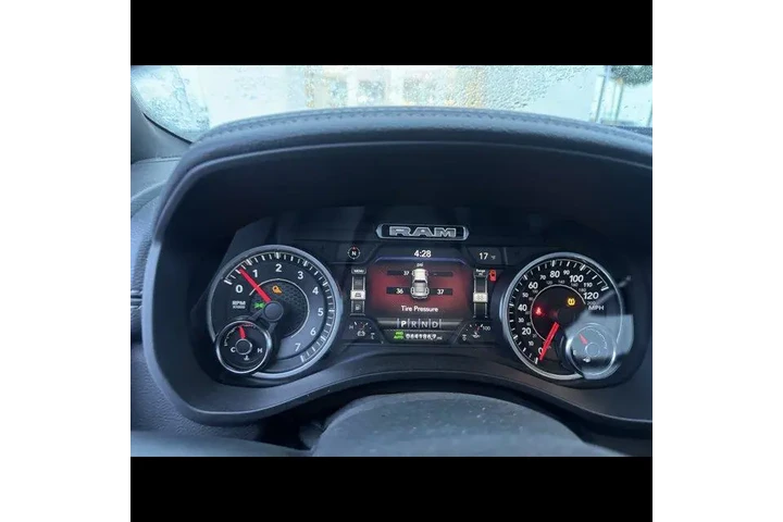 $33599 : Ram 1500 2019 4x4 Laramie 4d image 6