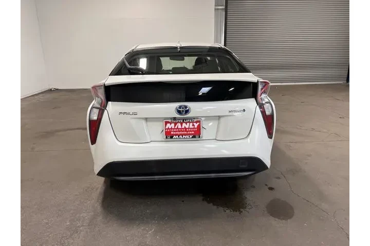 $17421 : Toyota Prius 2016 Four 4dr H image 4