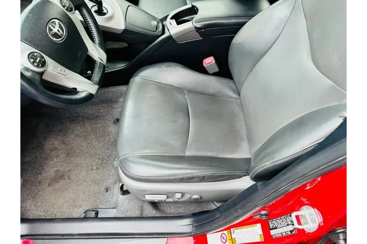 $8990 : 2012 Prius Four image 8