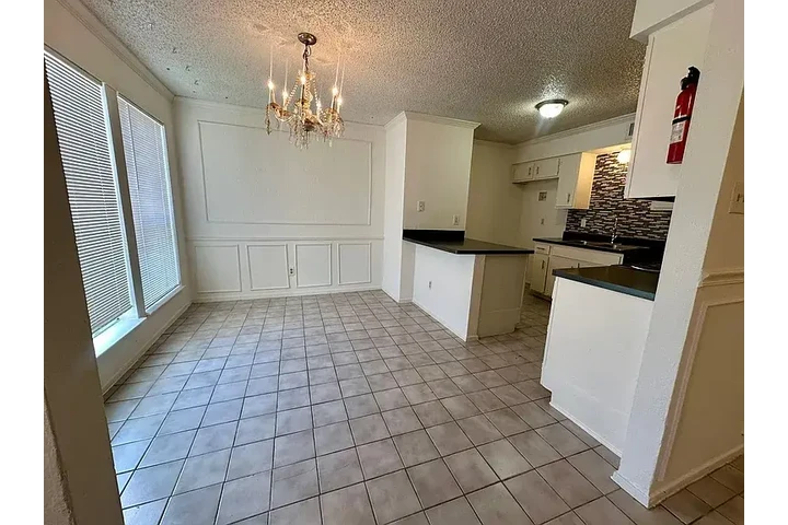 $1200 : Standard 2beds 1baths image 6